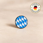 Bayern Emaille Pin Weiß-Blau mit German Manufacturer Siegel – bayerischer Anstecker von deutschem Hersteller
