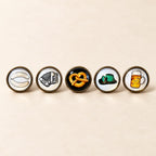5er Bayern Pin Set mit Weißwurst, Akkordeon, Brezel, Trachtenhut und Bierkrug in Altkupfer als bayerisches Souvenir