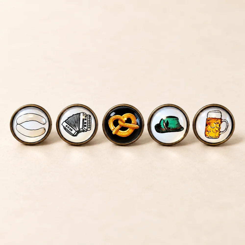 5er Bayern Pin Set mit Weißwurst, Akkordeon, Brezel, Trachtenhut und Bierkrug in Altkupfer als bayerisches Souvenir
