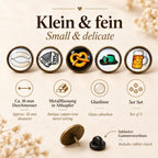 5er Bayern Pin Set mit Weißwurst, Akkordeon, Brezel, Trachtenhut und Bierkrug, ca. 16 mm, Altkupferfassung, Glaslinse und Gummiverschluss