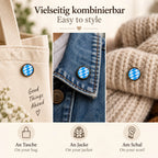 Bayern Pin vielseitig kombinierbar an Tasche, Jeansjacke und Schal – kleiner Trachtenpin mit blau-weißem Rautenmuster in Altkupfer