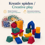 Kreatives Spielen mit bunten Glückskäfer Holzbausteinen aus Lindenholz und Baumwollnetz