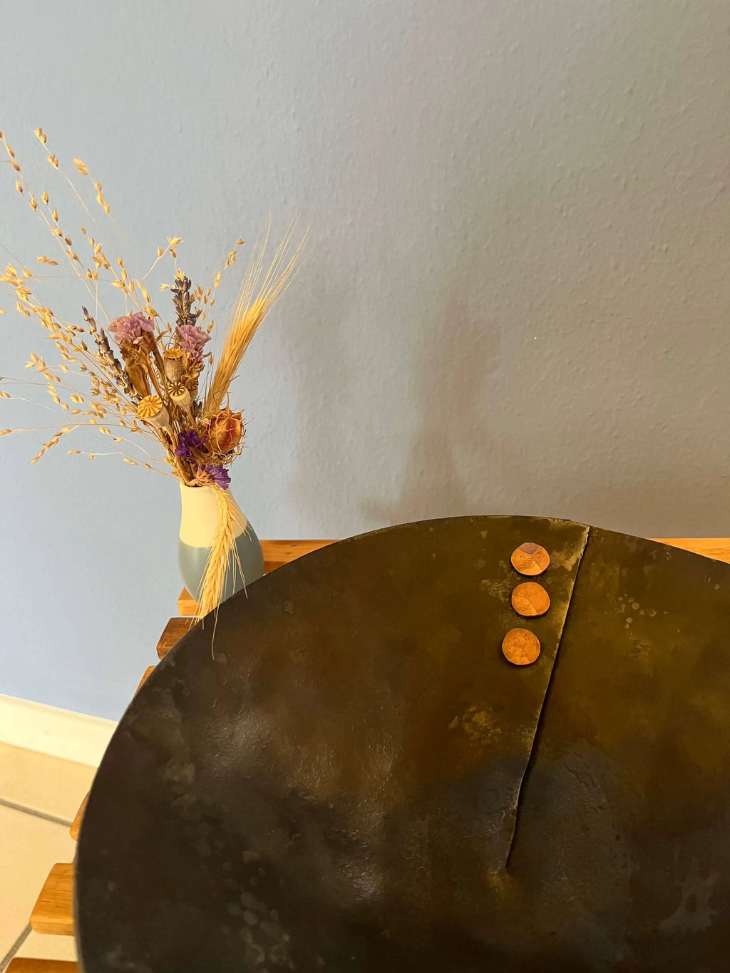 Handgeschmiedete Deko Schale mit Kupfernieten (Durchmesser ca. 25 cm)