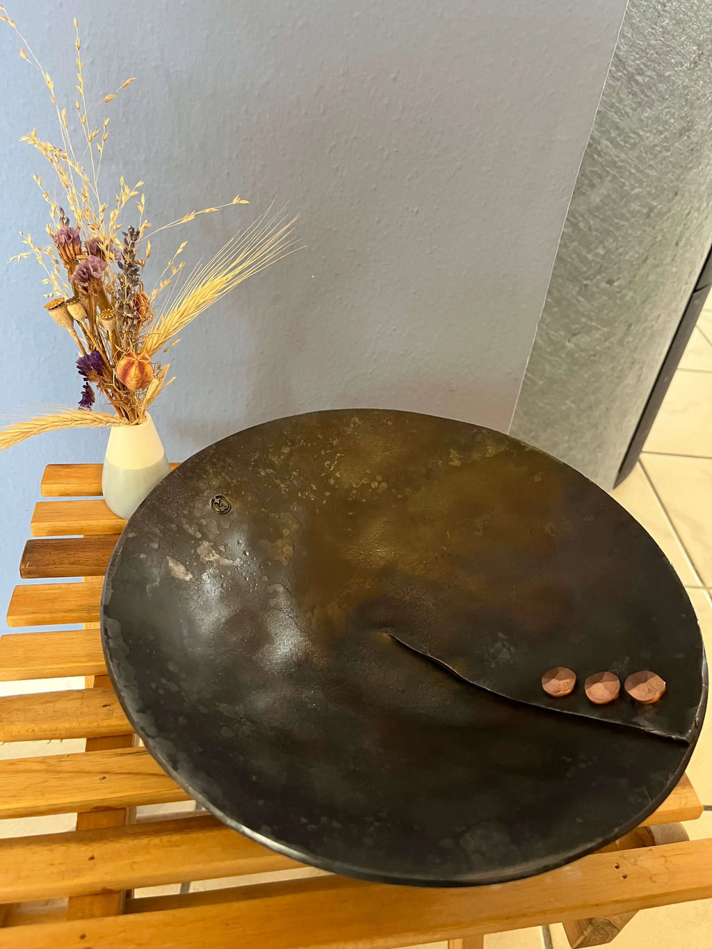 Handgeschmiedete Deko Schale mit Kupfernieten (Durchmesser ca. 25 cm)