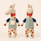 Giraffe Mala ca. 40 cm mit abnehmbarem Shirt, Klettverschluss und kleiner Tasche