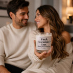 Paar mit lustiger Duftkerze zum Valentinstag 300 ml als liebevolle Geschenkidee