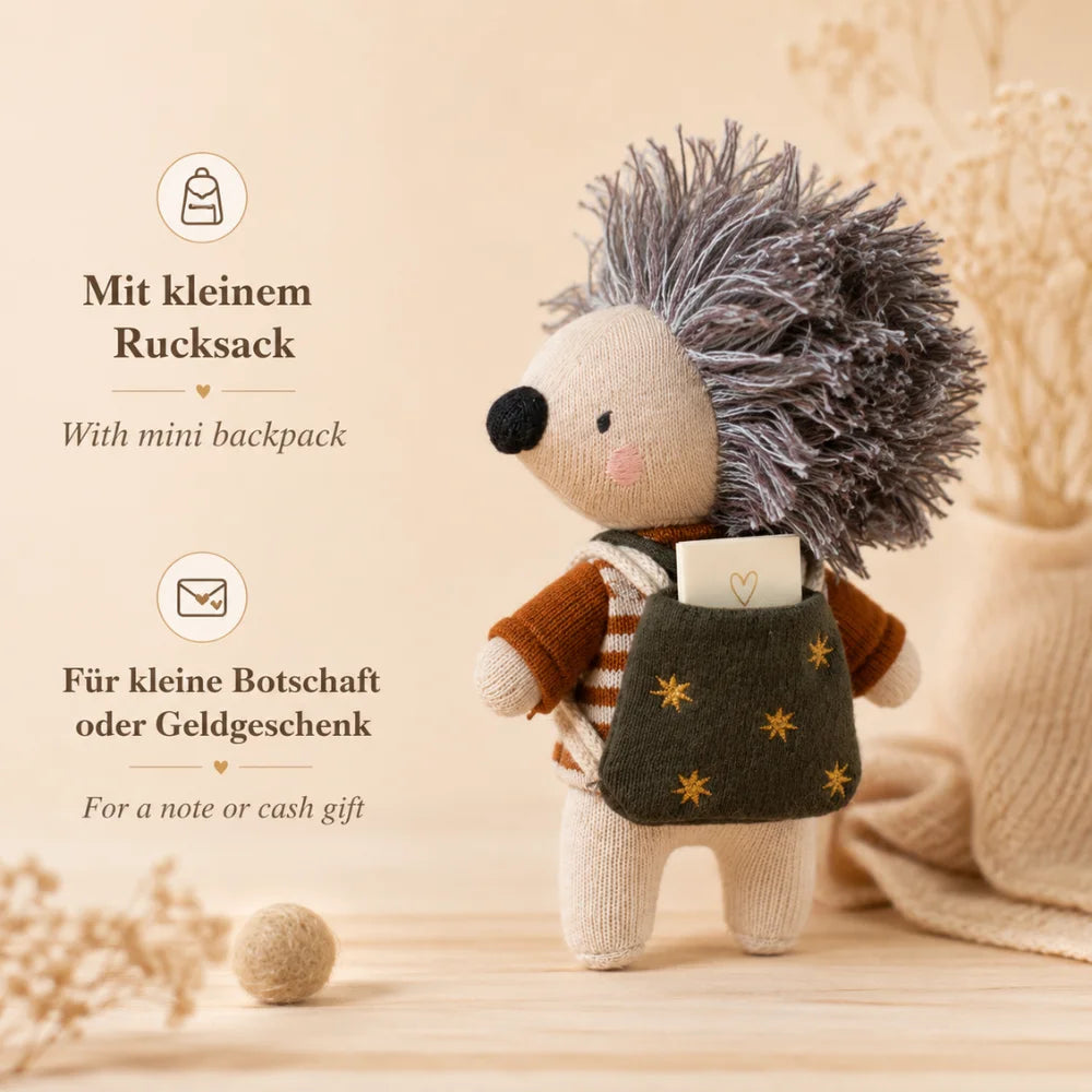 Mini-Kuscheltier Igel mit kleinem Rucksack für Botschaft, Gutschein oder Geldgeschenk