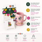 Oktoberfest-Geschenkbundle für sie mit rosa Bierkrug, Geschirrtuch, Postkarte und zweisprachigen Produktvorteilen.