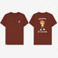 Pumuckl Herren T-Shirt Dunkelrot – Vorder- und Rückansicht mit Pumuckl-Stick und „Grantig by Nature“-Print