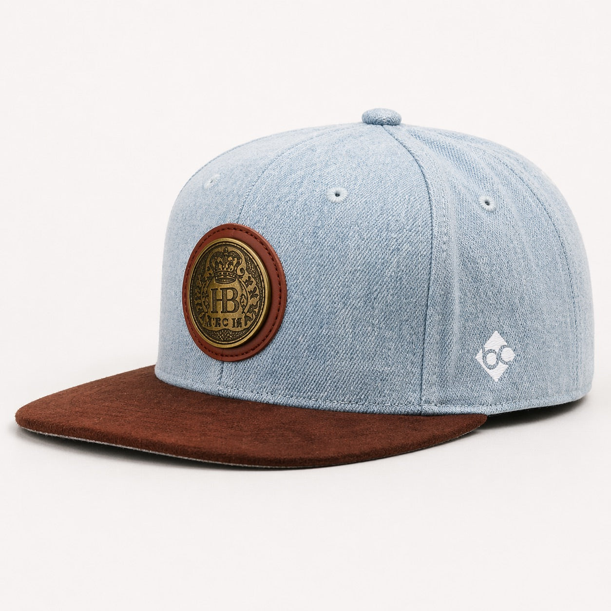 HB Hofbräuhaus München Snapback Cap von Bavarian Caps – Denim-Krone, Kunstwildleder-Schirm und geprägter HB-Metallpatch-weiss-hinderground