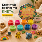 Authentischer Familienmoment mit Kind und KNETÄ Knetmasse während kreativem Spielen zuhause