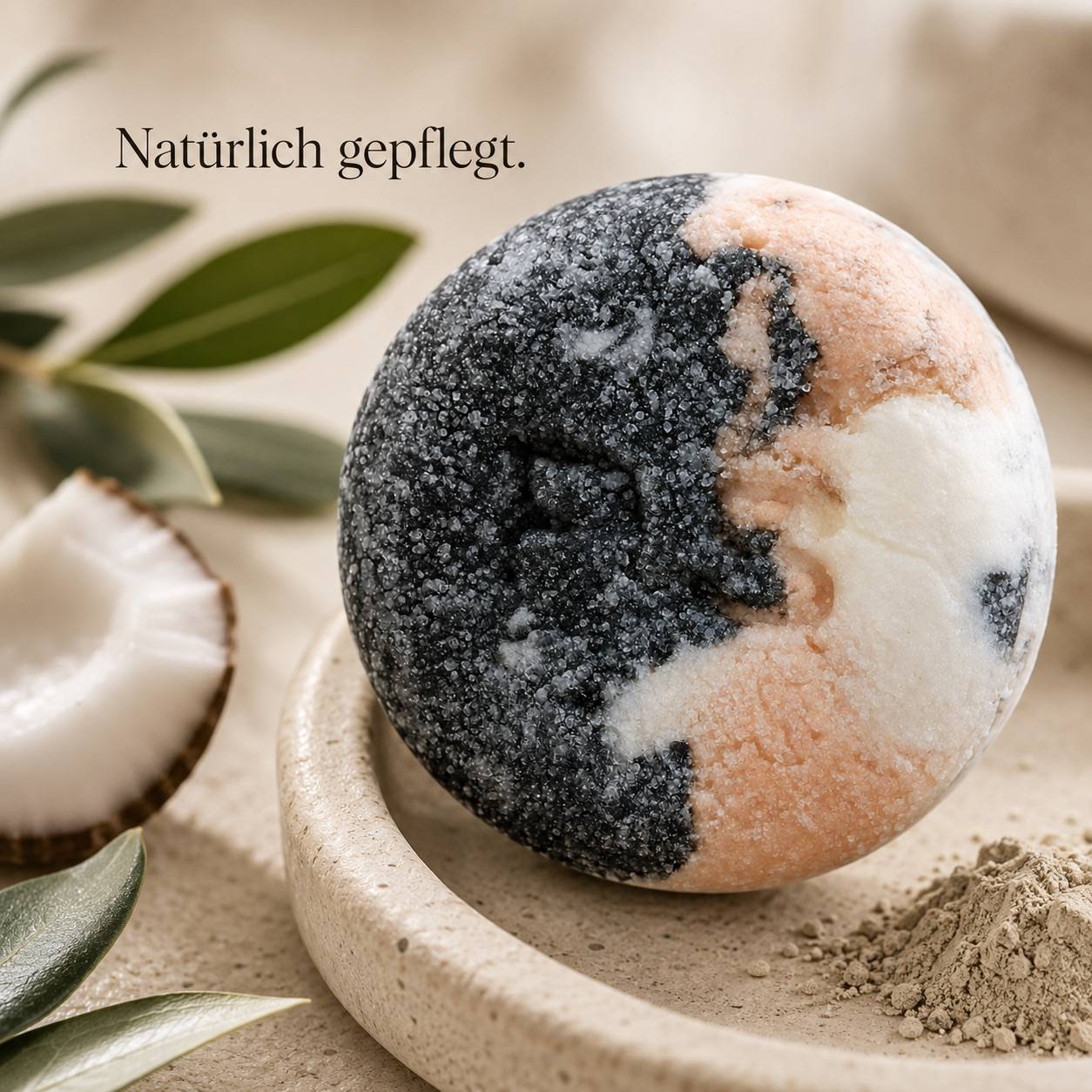 Makroaufnahme des festen Shampoos von Pure Soul mit natürlicher Struktur und Bio-Inhaltsstoffen
